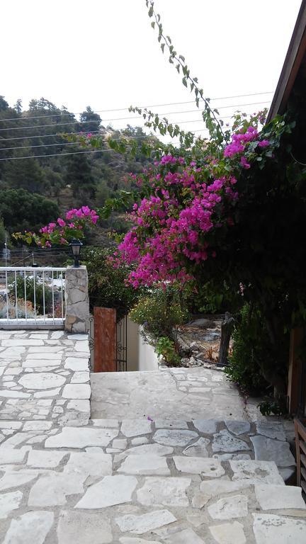Blue Cottage Apsiou Exterior foto
